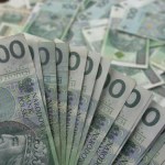 Podatek bankowy szkodzi, jest przerzucany na klientów. "Systemowe błędy"