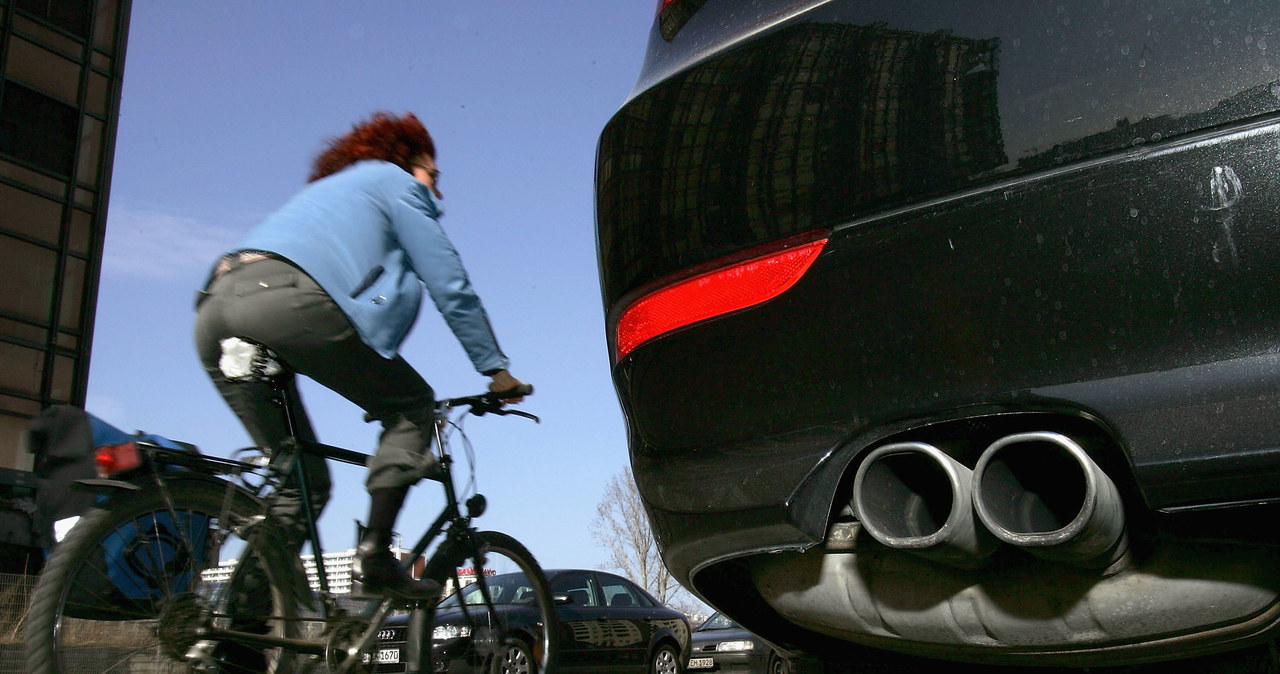 Podatek ma zależeć od poziomu emisji CO2 /Getty Images