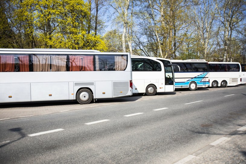 Podatek od środków transportu dotyczy pojazdów użytkowych - autobusów i aut ciężarowych /Adam Burakowski/REPORTER /Agencja SE/East News