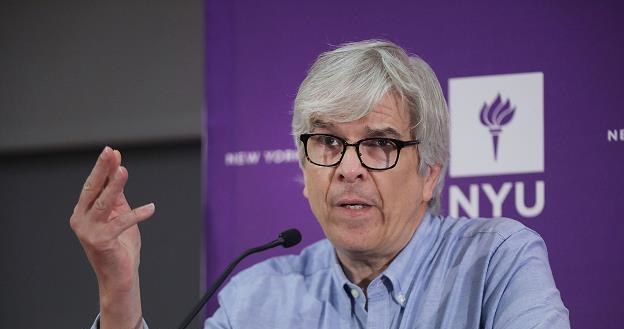 Podatek węglowy na efekt cieplarniany twierdzi Paul Romer tegoroczny noblista /AFP