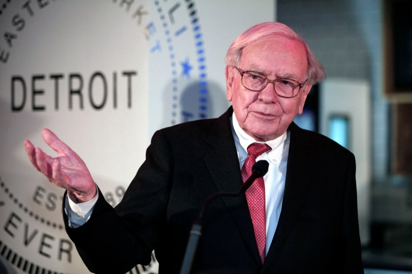 Podatki dla korporacji w USA mogą pójść w górę, jeśli rząd będzie chciał ograniczyć deficyt - uważa Warren Buffett /AFP
