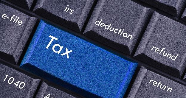Podatki już płacimy przez internet /&copy;123RF/PICSEL