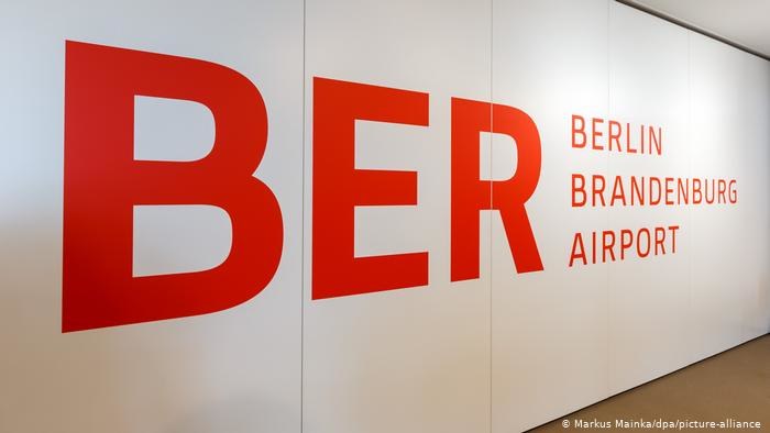 Podatnicy słono zapłacą za nowe lotnisko BER /Deutsche Welle