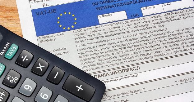 Podatnik dokonujący wewnątrzwspólnotowego nabycia towarów musi z tego tytułu rozliczyć VAT w Polsce /&copy;123RF/PICSEL