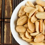 orzeszki ziemne Podawanie małym dzieciom orzeszków zapobiega alergii. Nowe badanie potwierdza