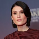 Podbiła świat rolą w filmie o Bondzie. Nie przestaje zachwycać