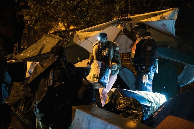 Podczas akcji policji ewakuowano 1600 osób /	JULIEN DE ROSA /PAP/EPA