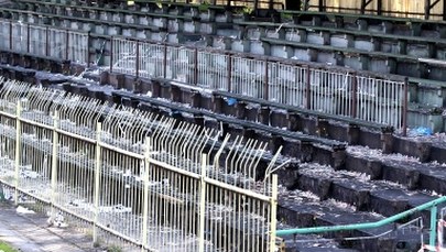 Podczas awantury na stadionie postrzelono go gumowym pociskiem. Śledztwo ws. śmierci umorzone