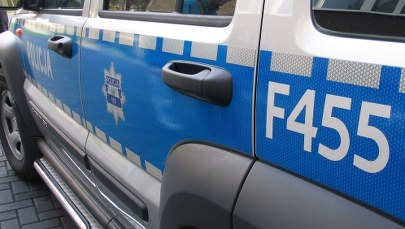 Podczas awantury zaatakował nożem swoją żonę i uciekł. W domu były dzieci