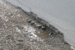 Podczas budowy A2 niszczeją inne drogi