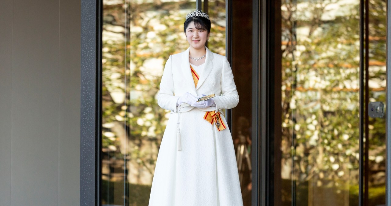 Podczas ceremonii, która odbyła się 5 grudnia, Aiko promiennie się uśmiechała /Getty Images