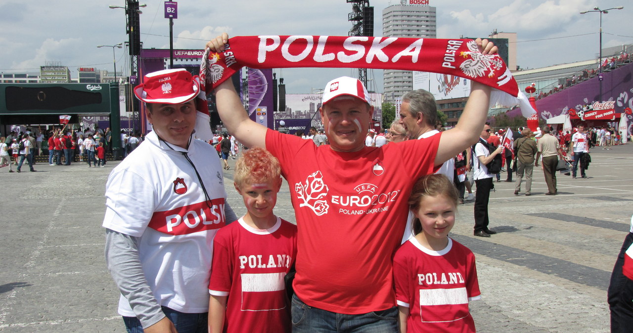 Podczas Euro Warszawa barwna jak nigdy! Dziś dominuje biel, czerwień i niebieski