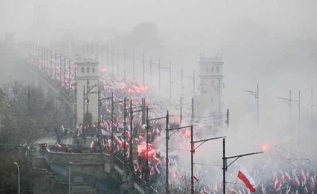 Podczas Marszu Niepodległości spalili ukraińską flagę. Prokuratura oceni, czy złamano prawo