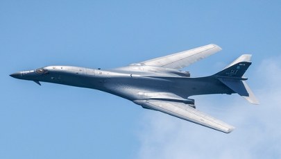 Podczas misji poszukiwawczej w Iranie USA zrzuciły 100 bomb. Media o kulisach akcji