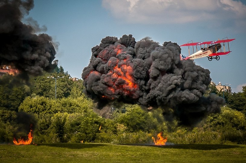 Podczas otwarcia wystawy można było zobaczyć popisy pilotów w klasycznych samolotach /Wojciech Płonka /INTERIA.PL