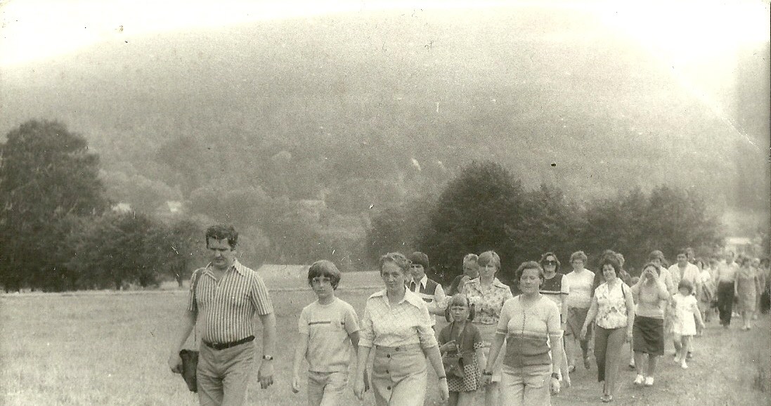 Podczas pobytu w zakładowym ośrodku wypoczynkowym w górach jedną z największych atrakcji były zorganizowane przez kaowca wycieczki  / Tatry, lata 70-te /archiwum prywatne