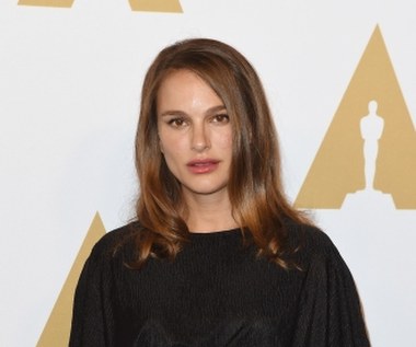 Podczas poniedziałkowego spotkania nominowanych do Oscara Natalie Portman zaprezentowała się w zaawansowanej ciąży.