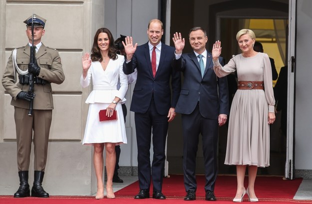 Podczas powitania przez polską parę prezydencką /Rafał Guz /PAP
