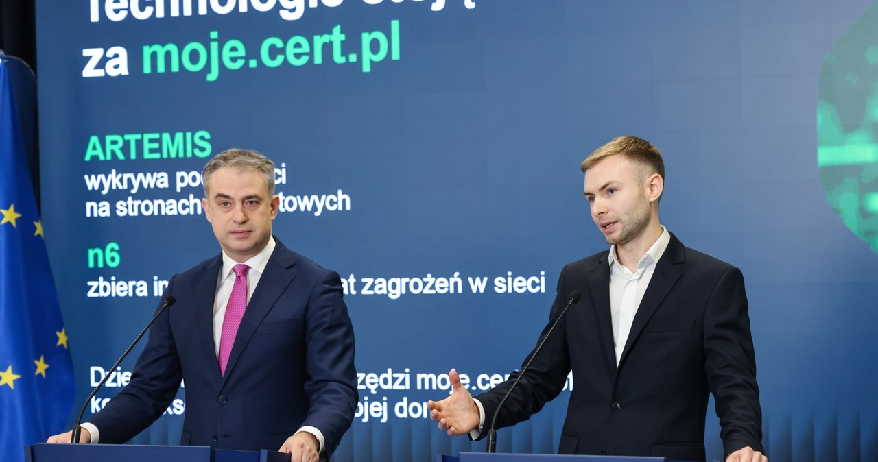 Podczas wtorkowej konferencji prasowej wicepremier i minister cyfryzacji Krzysztof Gawkowski mówił o nowym narzędziu dla firm i obywateli / 	Albert Zawada /PAP