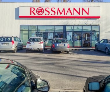 "Podejrzane" wyniki po promocji w Rossmannie. Kolejny błąd aplikacji?