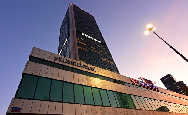 Podejrzane zachowanie Łotysza w centrum Warszawy. Służby oburzone decyzją