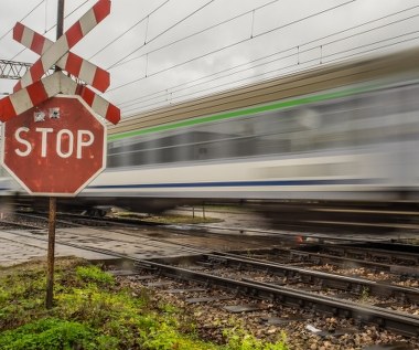 Podejrzani ws. nadawania sygnałów radio-stop na kolei opuścili areszt