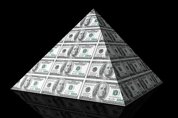 Podejrzany o kierowanie piramidą finansową i wyłudzenie ponad 60 mln zł /&copy;123RF/PICSEL