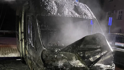 Podejrzany o podpalenie karetek w Radłowie nie przyznaje się do winy