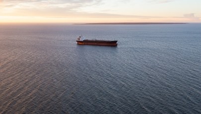 Podejrzany statek z rosyjską załogą wiezie stal z Polski