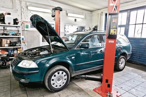 Podejrzenia uszkodzenia uszczelki pod głowicą podczas zakupu okazały się słuszne. Po 23 tys. km auto trzeba było naprawić. /Motor