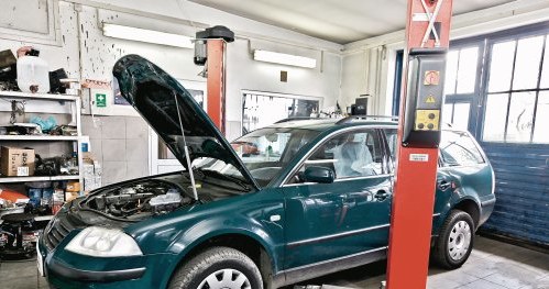 Podejrzenia uszkodzenia uszczelki pod głowicą podczas zakupu okazały się słuszne. Po 23 tys. km auto trzeba było naprawić. /Motor