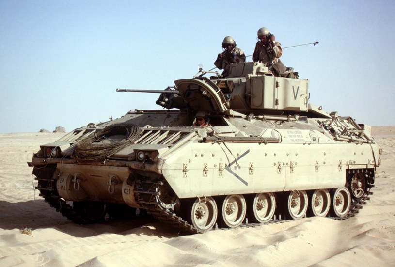 Podejrzewa się, że podczas wojny w zatoce Perskiej wozy Bradley miały zniszczyć więcej wrogich pojazdów opancerzonych niż czołgi M1 Abrams, które miały wspierać /Wikipedia