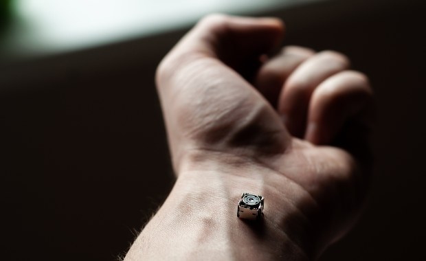 Podglądał kobiety w toalecie magistratu. 52-latek użył mikrokamery