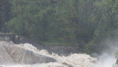 Podhale w deszczu. Kipi Biały Dunajec
