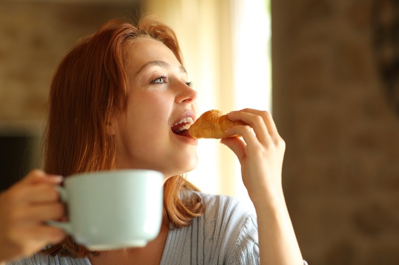 Podjadasz z głodu czy z przyzwyczajenia? - Złe nawyki można zmienić - przkeoniują eksperci /123RF/PICSEL