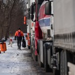 Podkarpackie: Kilkukilometrowe kolejki do przejść granicznych z Ukrainą