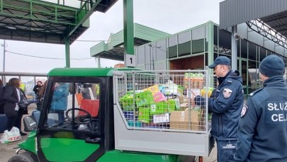 Podkarpackie. Pracownicy i funkcjonariusze KAS pomagają uchodźcom z Ukrainy