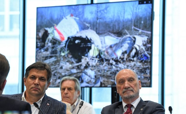 Podkomisja smoleńska pokazała filmowe "sprawozdanie" z prac. Doszło do starcia: Macierewicz kontra Lasek