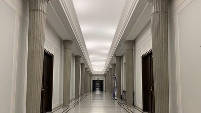 Podkomisje rzekomo stałe. Realni tylko przewodniczący i ich płace