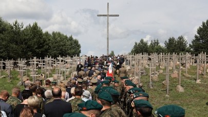 ​Podlaskie: Uczczono ofiary obławy augustowskiej nazywanej "małym Katyniem"