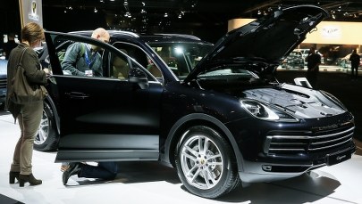 Podlaskie: Z policyjnego parkingu skradziono Porsche Cayenne