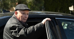 "Podłożenie ładunków w ogrodzie prezesa Kaczyńskiego". Rzecznik PiS o fałszywym alarmie