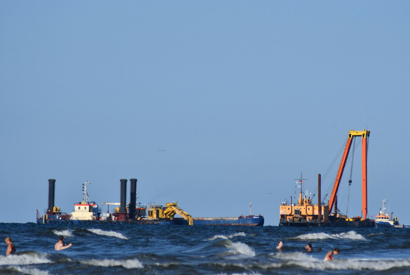 Podmorski gazociąg dotarł na ląd w Polsce /Karolina Adamska /East News