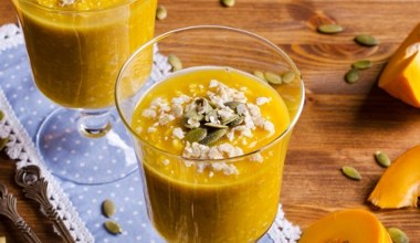 Podnosi odporność i nastrój, chroni oczy i kości. Odżywczy koktajl powinny pić zwłaszcza osoby po 50. 