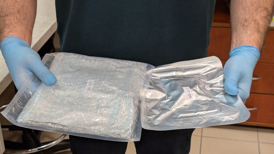 Podobne próbki polecą na orbitę w ramach eksperymentu misji Ignis: Trwałość Leków /Fot. Grzegorz Jasiński /RMF FM