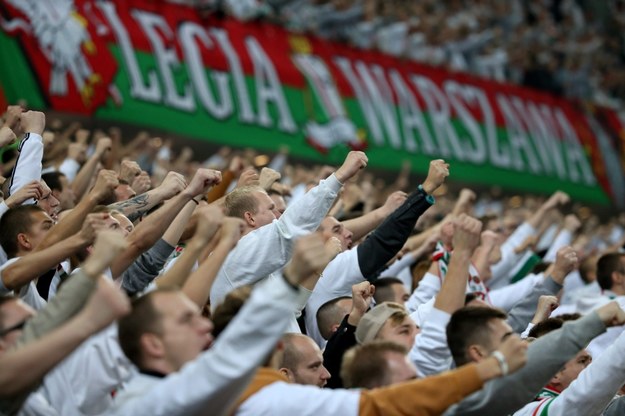 Podobno najpopularniejszym obecnie klubem piłkarskim w Polsce jest Legia Warszawa - wynika z badania Millward Brown /Bartłomiej Zborowski /PAP
