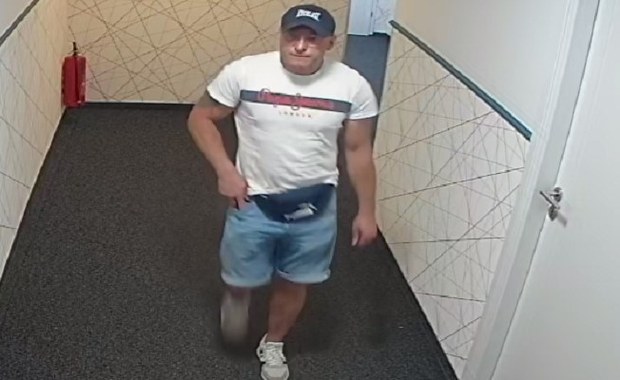 Podpalacz z hostelu na wolności. Rozpoznajesz go?