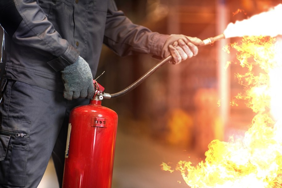Podpalali śmietniki w Łodzi. Straty na ponad 100 tys. zł (Zdjęcie ilustracyjne) /Shutterstock