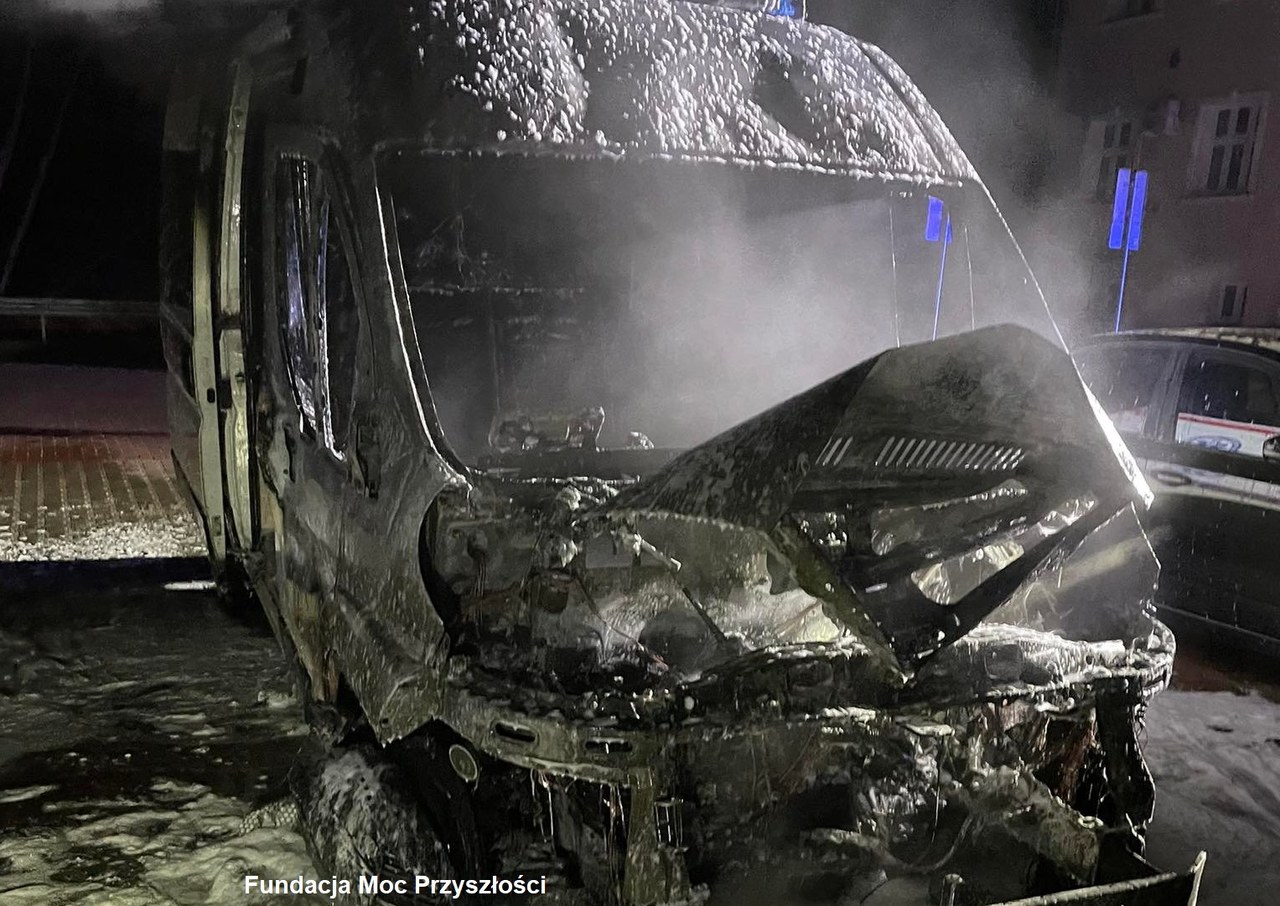 Podpalenie karetki pogotowia dla Ukrainy. Jest nowy ambulans