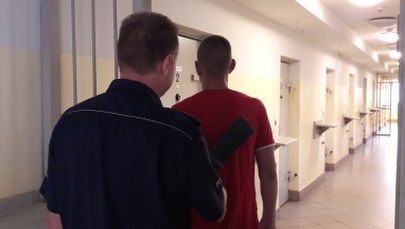 Podpalił swoją partnerkę, wcześniej bił ją i kopał. Dramatyczne wydarzenia z Aleksandrowa w Łódzkiem